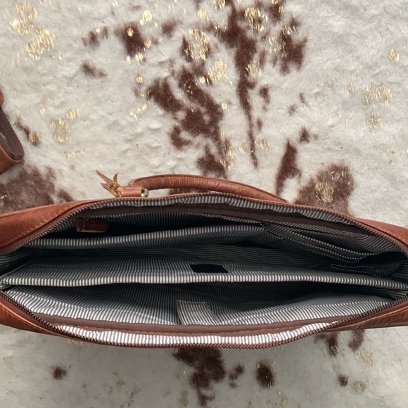 BRIEFCASE NWT Genuine Leather Tan - Picture 3 of 3